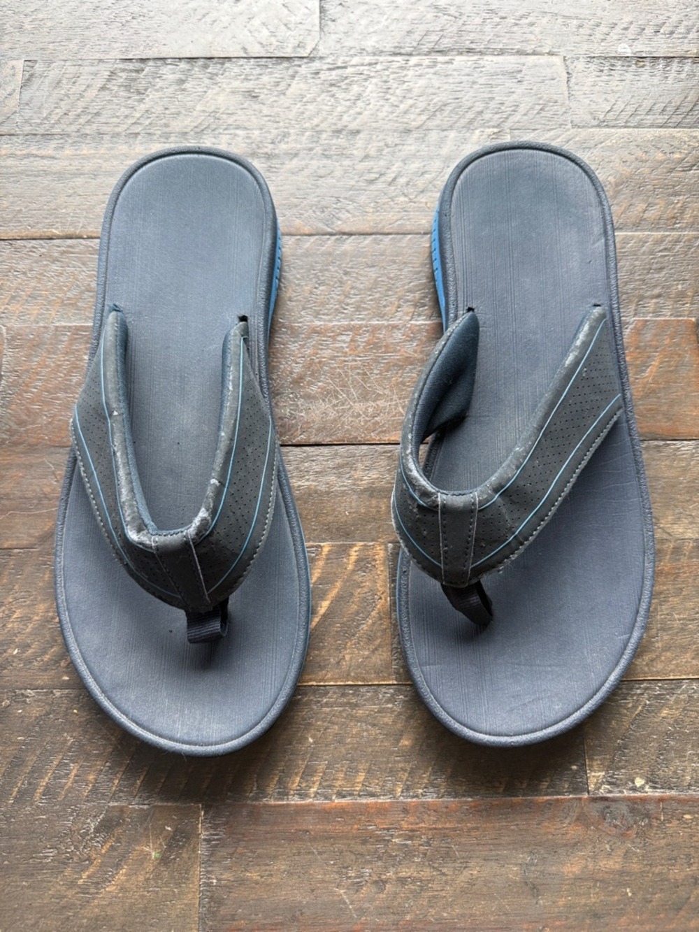 Men's Large 11-12 Navy and Blue Flip Flops